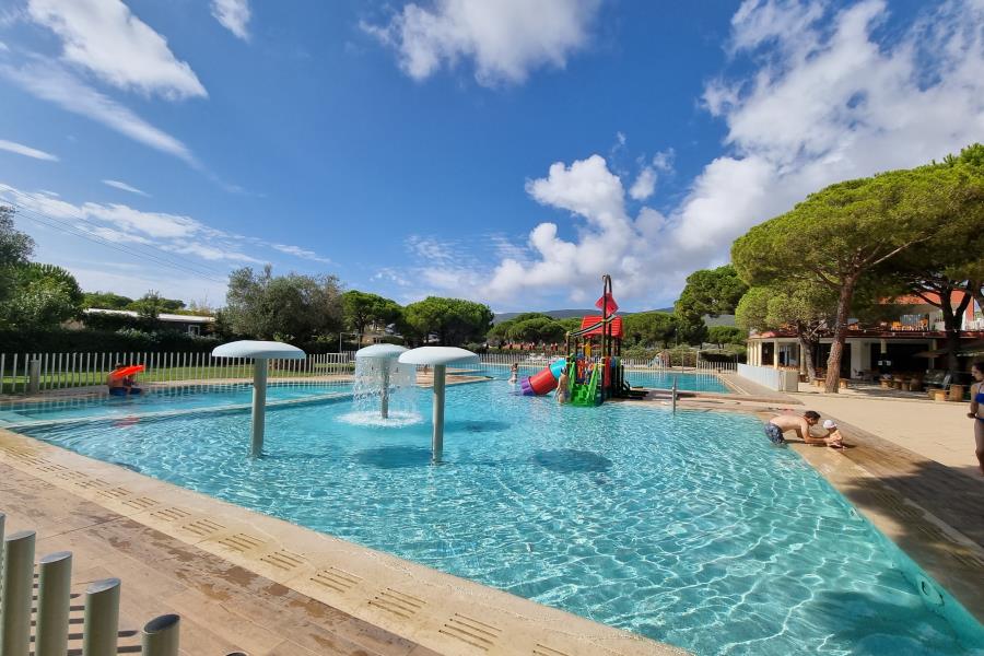 Bungalow Camping Lacona Pineta – foto 4