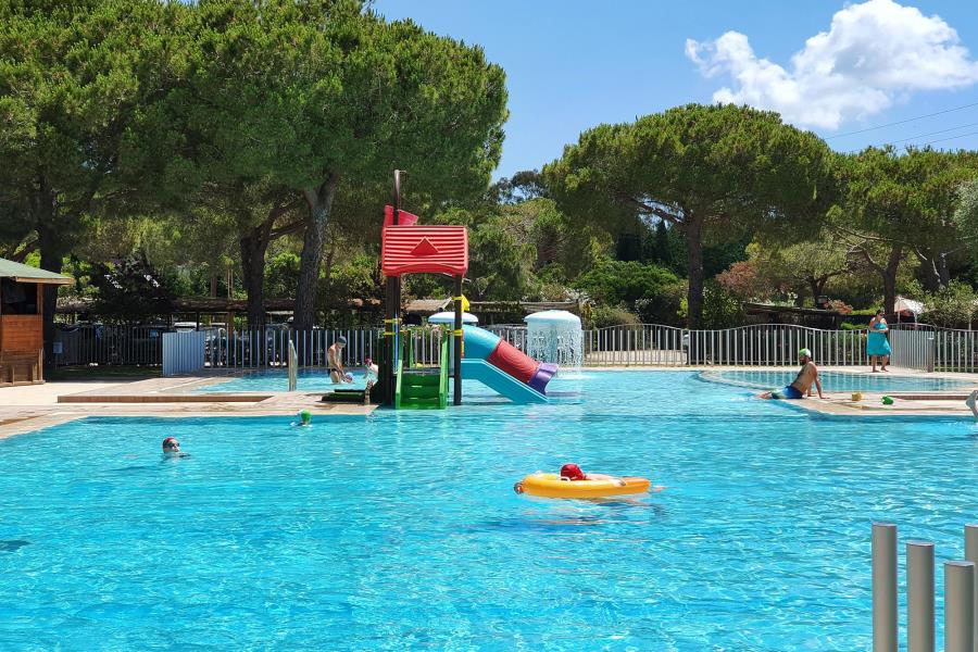 Bungalow Camping Lacona Pineta – foto 8