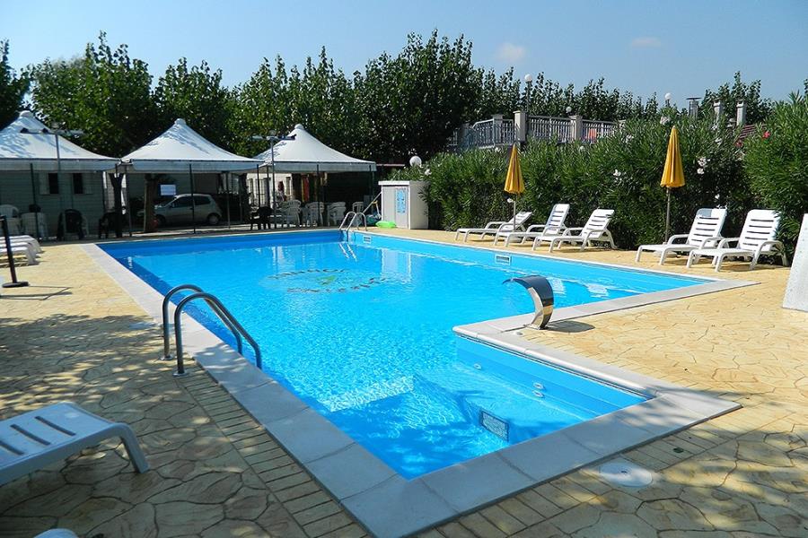 Camping Villaggio Turistico Johnny  – Foto 1