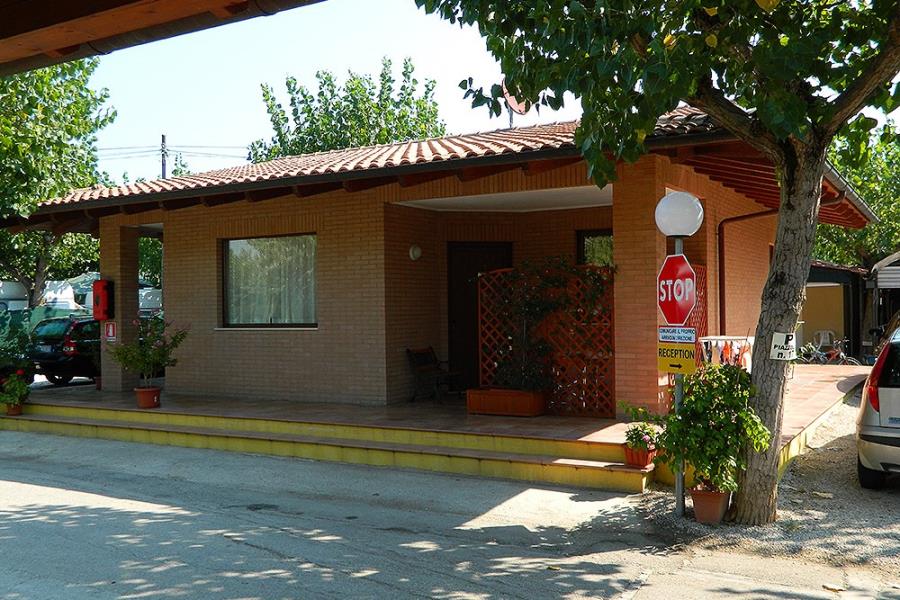 Camping Villaggio Turistico Johnny  – Foto 4